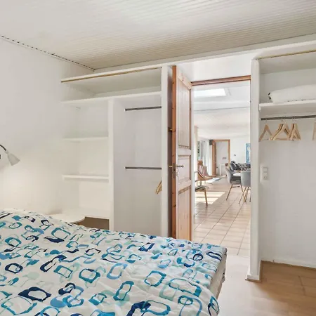 Holiday home Lovely Summer House With Sauna And Terrace *