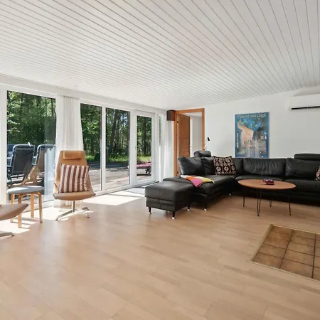 Lovely Summer House With Sauna And Terrace Tatil Evi *