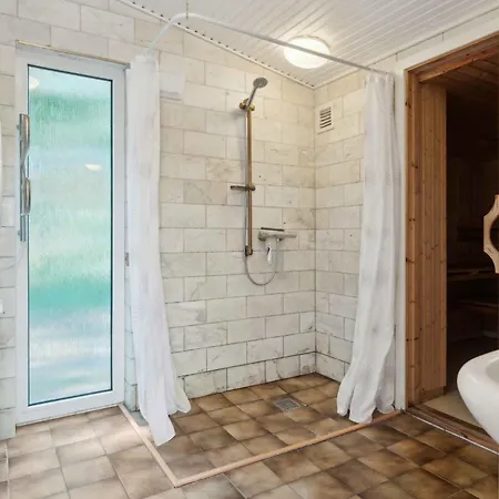 Lovely Summer House With Sauna And Terrace *