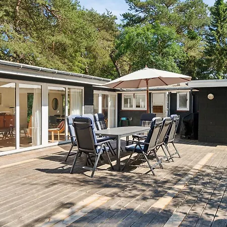 Lovely Summer House With Sauna And Terrace 펜션