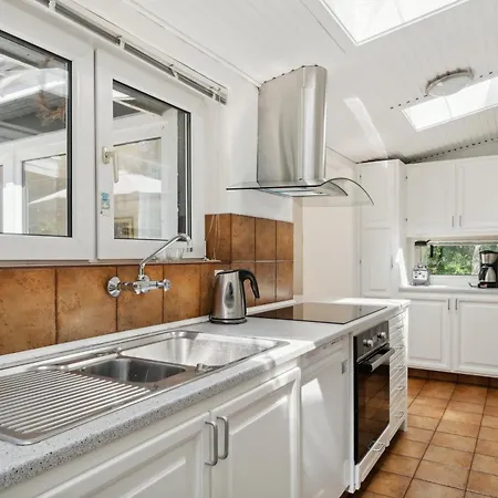 Hébergement de vacances Lovely Summer House With Sauna And Terrace