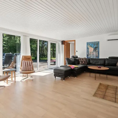 Lovely Summer House With Sauna And Terrace Hébergement de vacances Neksø