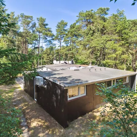Lovely Summer House With Sauna And Terrace *